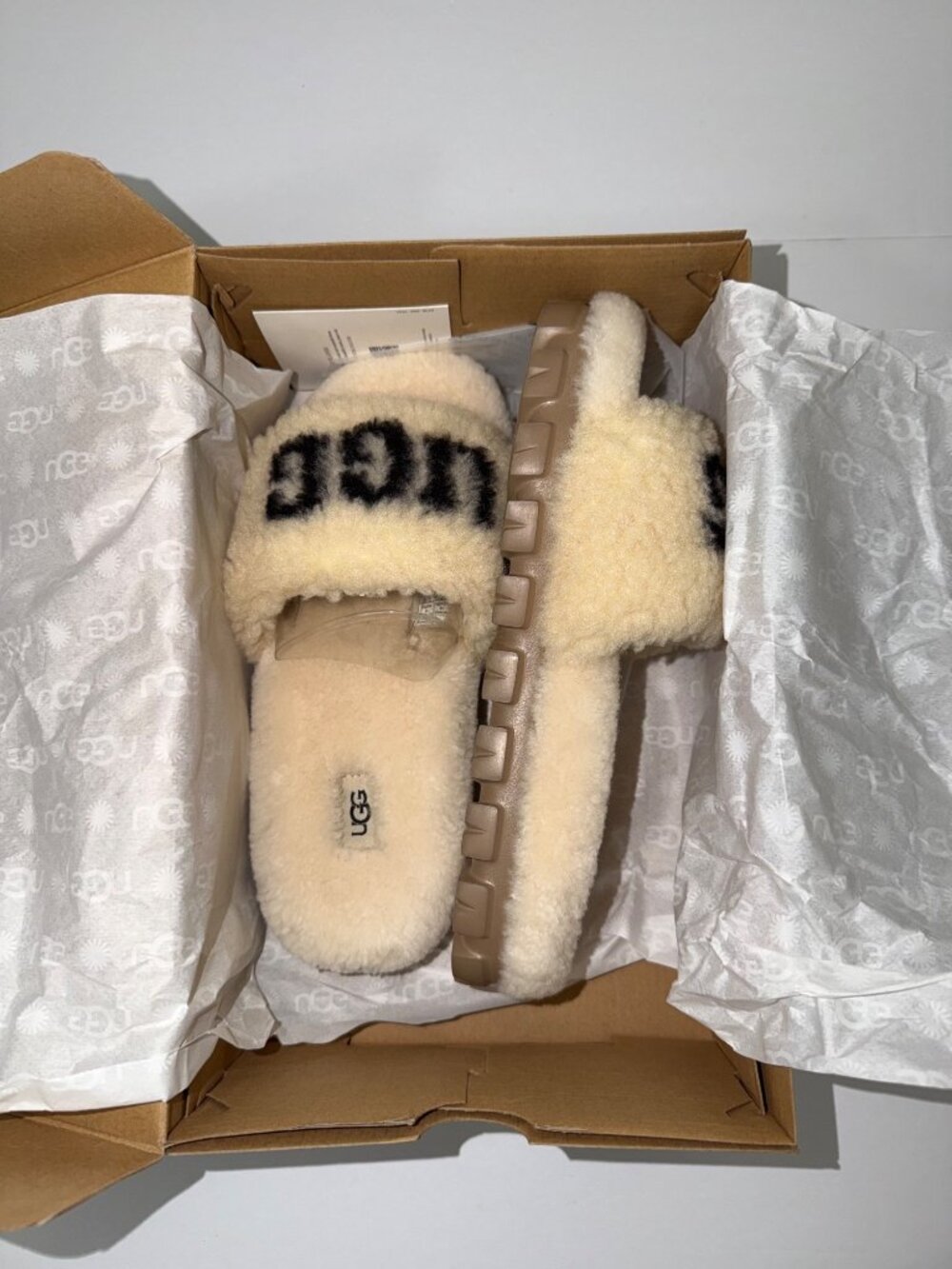UGG Cozetta Curly Graphic Logo Slide Slippers Natural Women’s Size 8 NWB - Picture 2 of 7